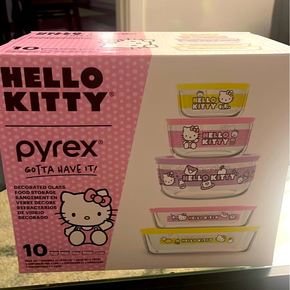 New, unopened, Hello Kitty Pyrex 10 Piece Set